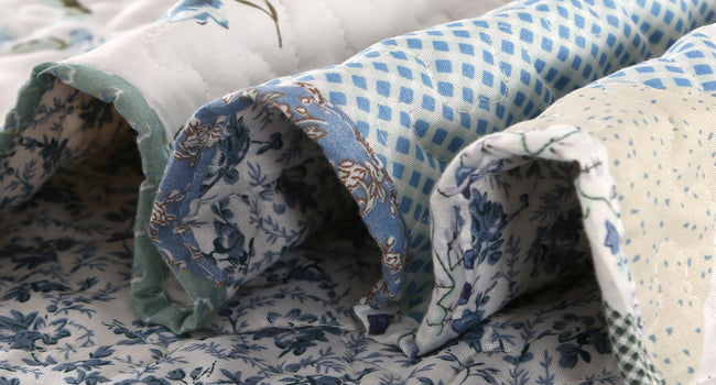 Blue Floral Patchwork Quilt Set, Full Queen Size, 3 Piece Bedding Set with 2 Pillowcases | Blue Patchwork Quilt, Queen Size Bedspread, Reversible Quilt Set, Floral Quilt Set, Patchwork Quilt Set, Queen Comforter Set